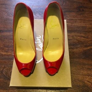 💯 Authentic Christian Louboutin Patent Vendome
